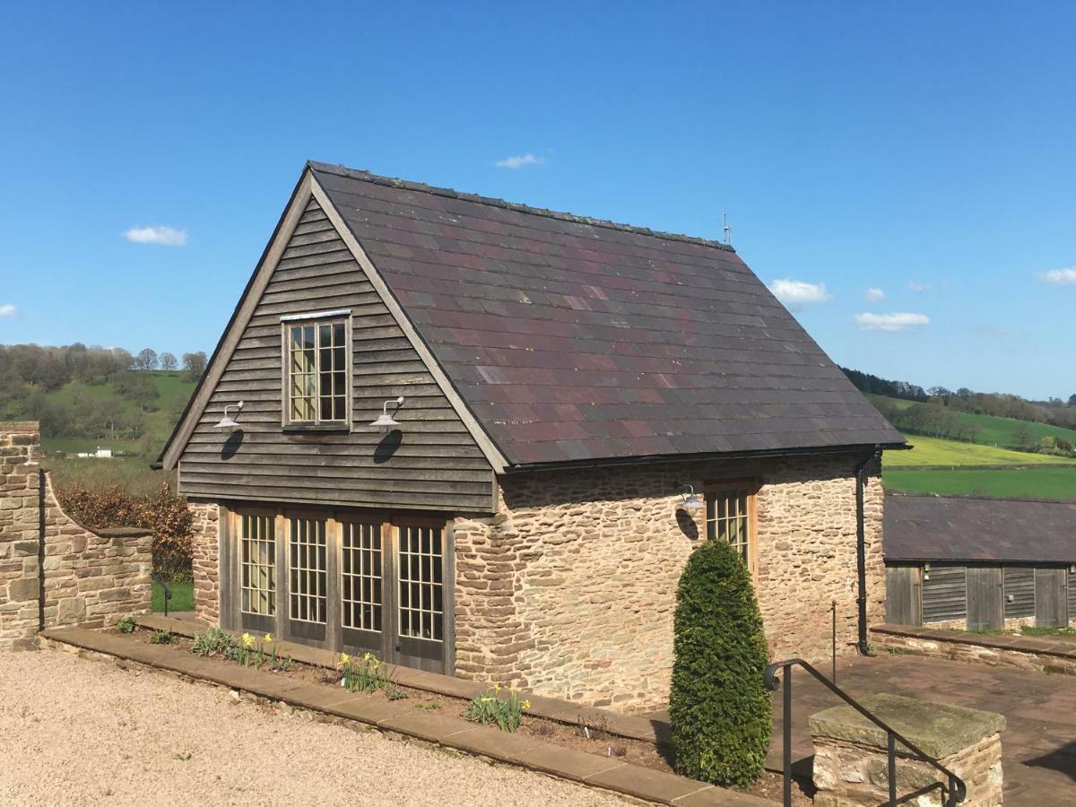 Demesne Farm Guesthouse มอนมัท ภายนอก รูปภาพ